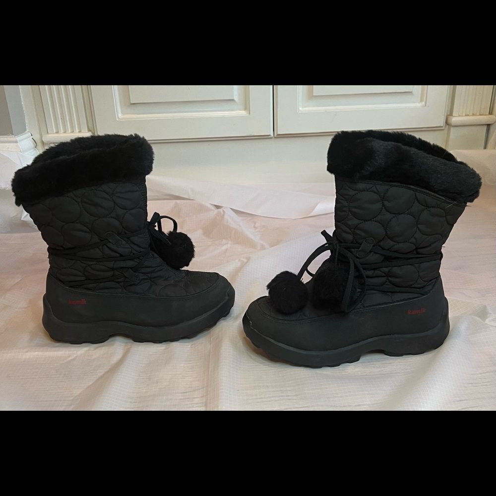 Kamik Youth/Grade School Sz 4 Black Snow Boots Girls Quilted Waterproof Pom Pom